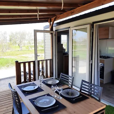 Bungalow De 3 Chambres A Hyeres A 300 M De La Plage Avec Jardin Clos * Йер