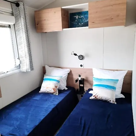 Bungalow De 3 Chambres A Hyeres A 300 M De La Plage Avec Jardin Clos * Йер