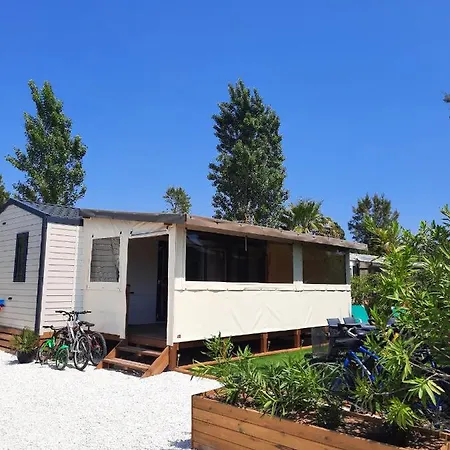 Bungalow De 3 Chambres A Hyeres A 300 M De La Plage Avec Jardin Clos * Йер